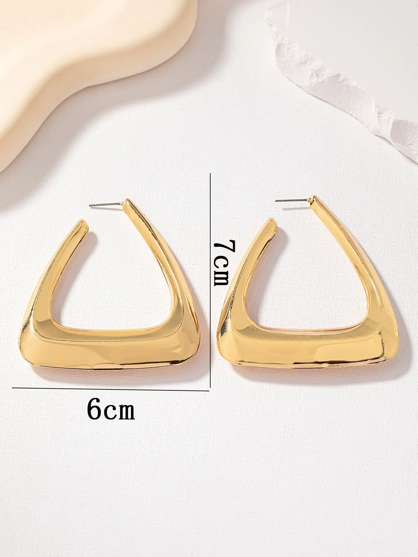 1 Pair Retro Metal Glossy U-shaped Simple Earrings - Gold