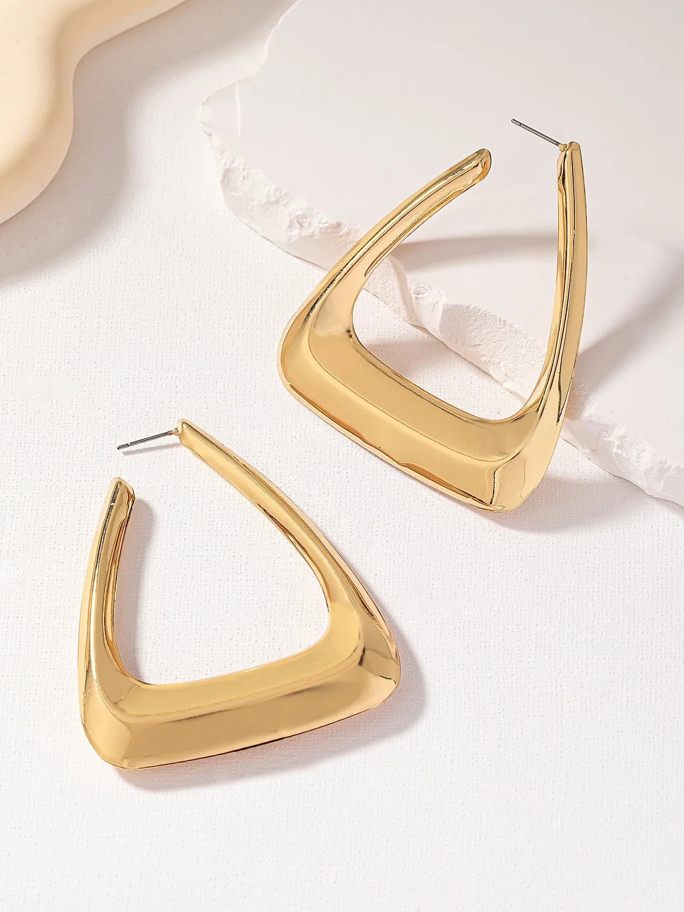 1 Pair Retro Metal Glossy U-shaped Simple Earrings - Gold