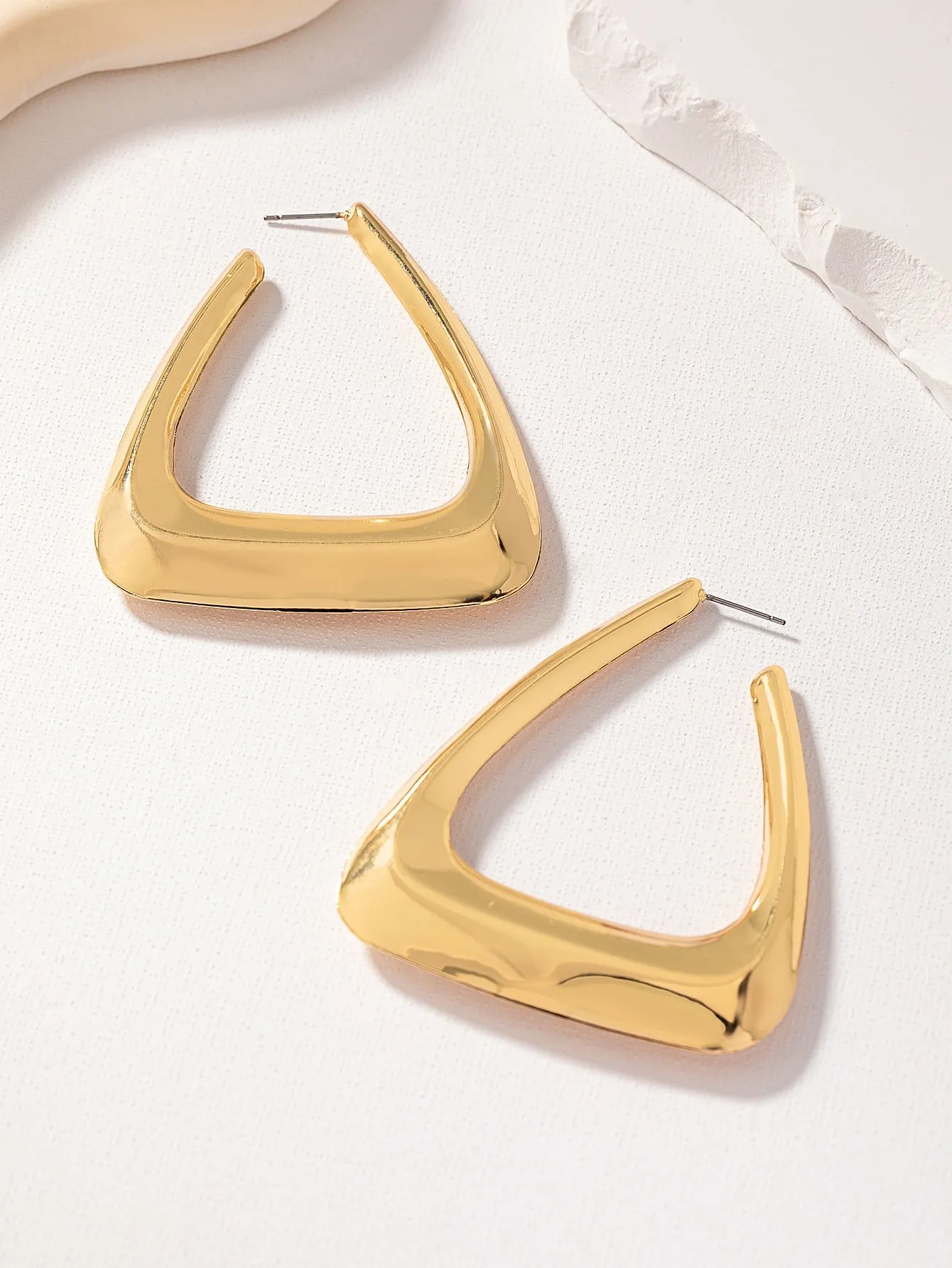 1 Pair Retro Metal Glossy U-shaped Simple Earrings - Gold