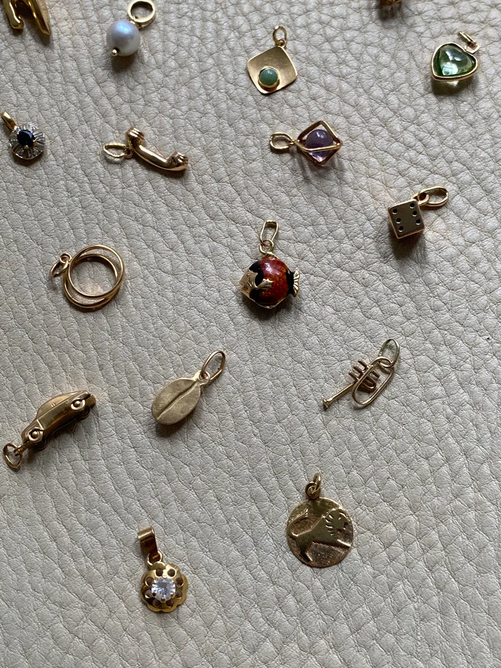 18k gold with red enamel tropical fish pendant or charm