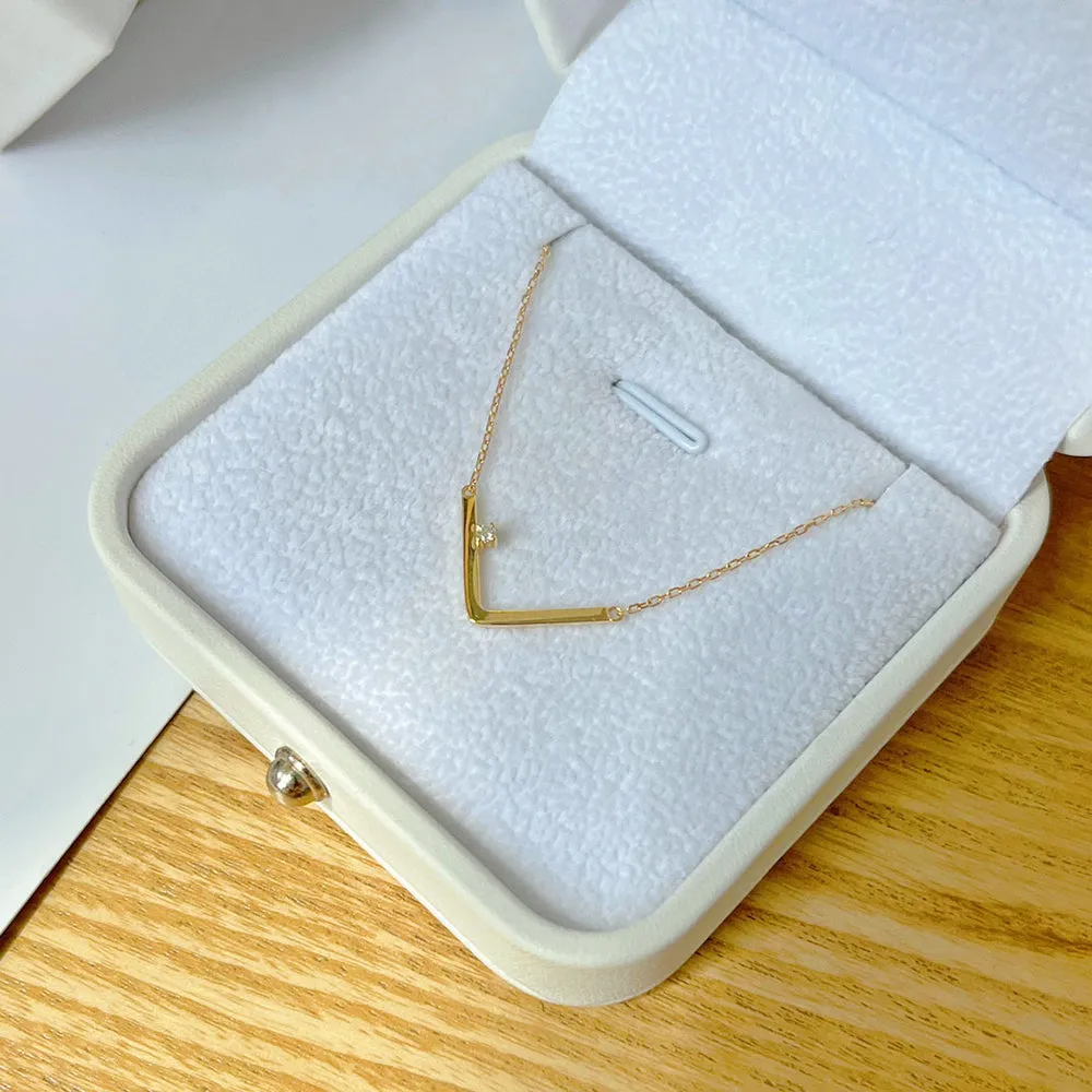 18K Solid Gold Natural Diamond Pendant Necklace Letter V Charm Simple Jewelry