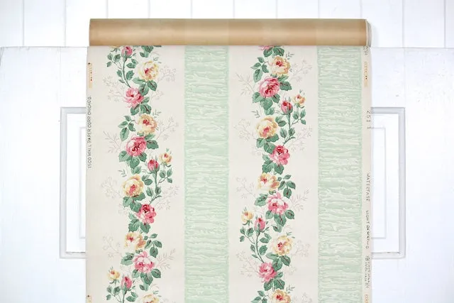 1940s Floral Stripe Vintage Wallpaper