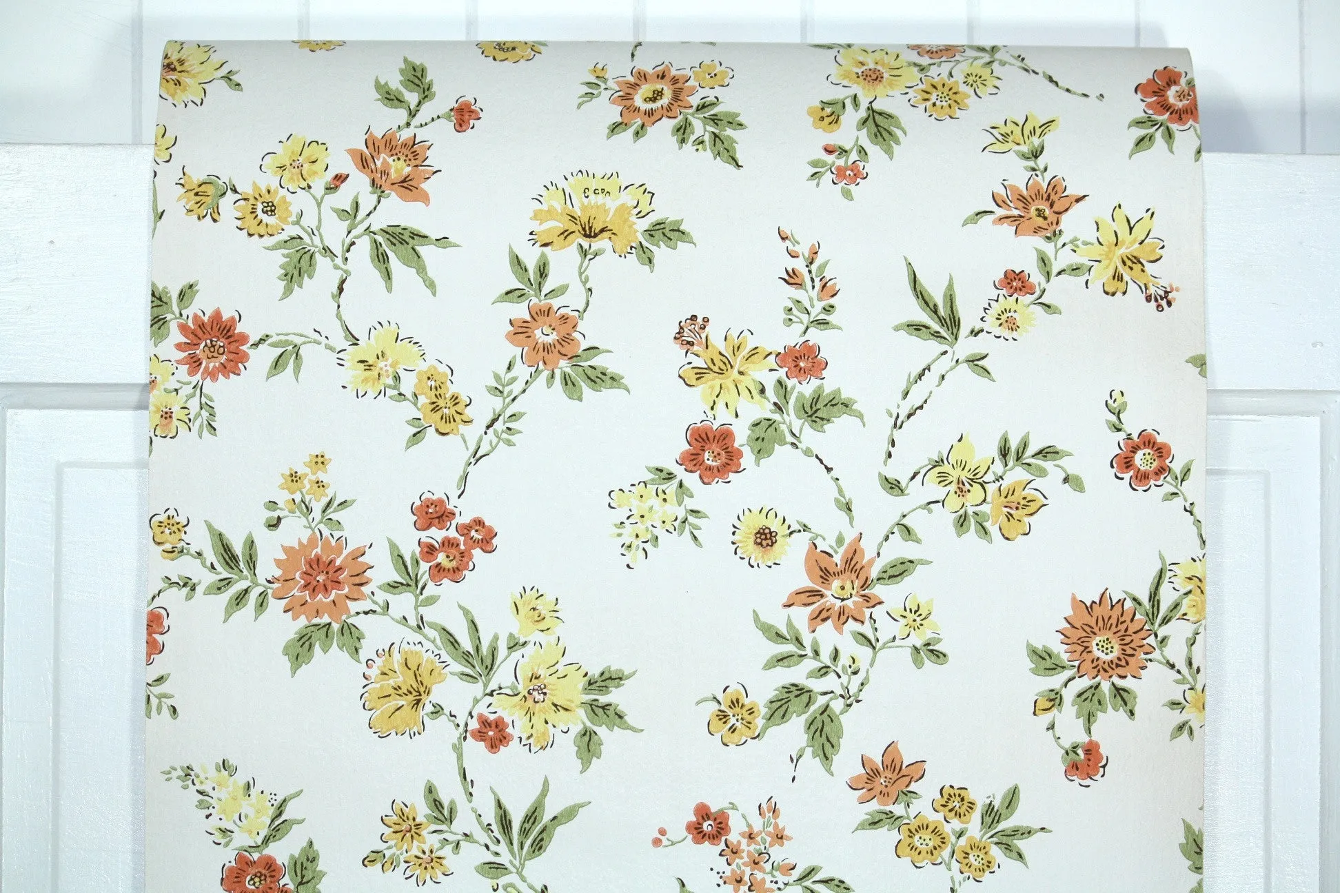 1960s Floral Vintage Wallpaper