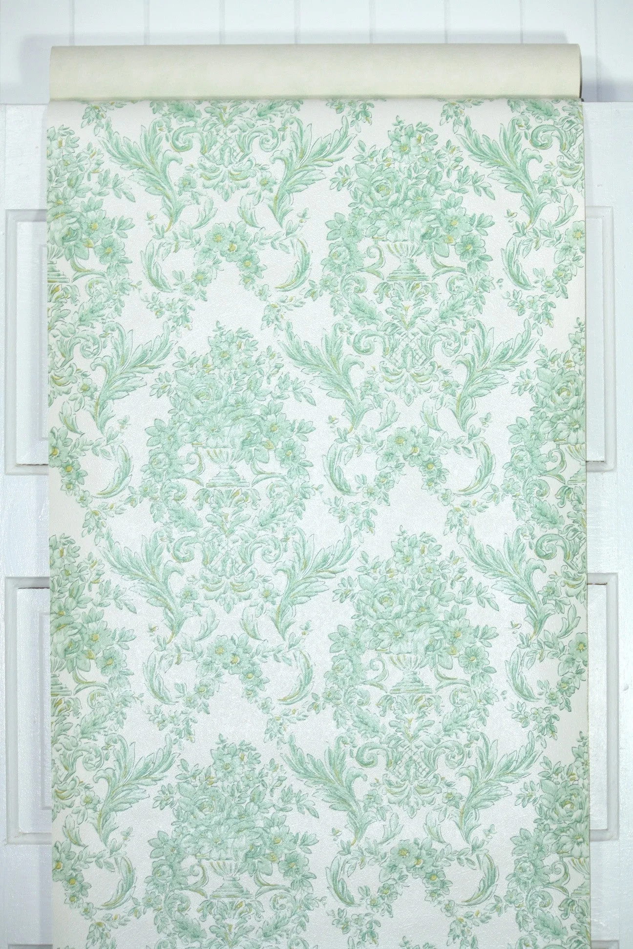 1970s Floral Damask Vintage Wallpaper
