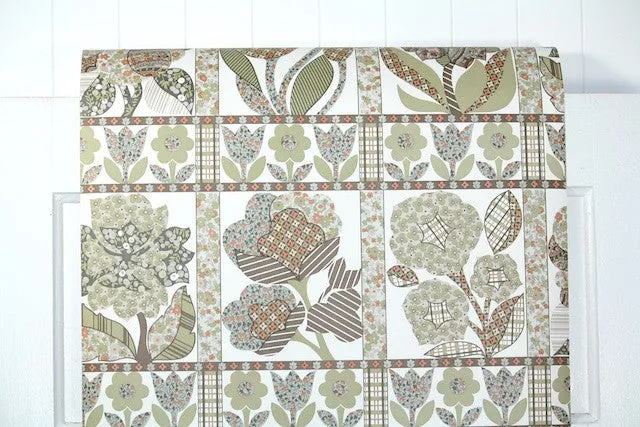 1970s Floral Vintage Wallpaper