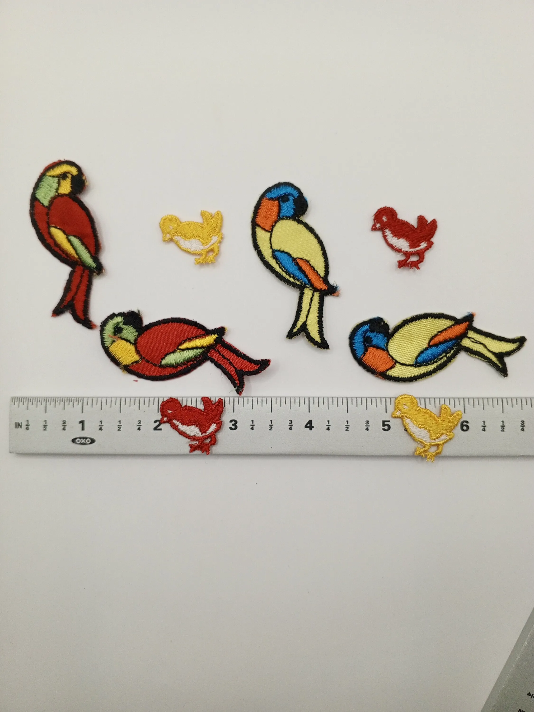 8 Pieces Blue Orange Green PARROTS Patches VINTAGE White Red Yellow Birds Appliques Embellishments 503