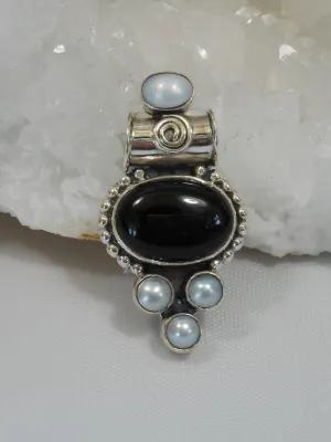 Black Onyx Pendant 2 with Pearls