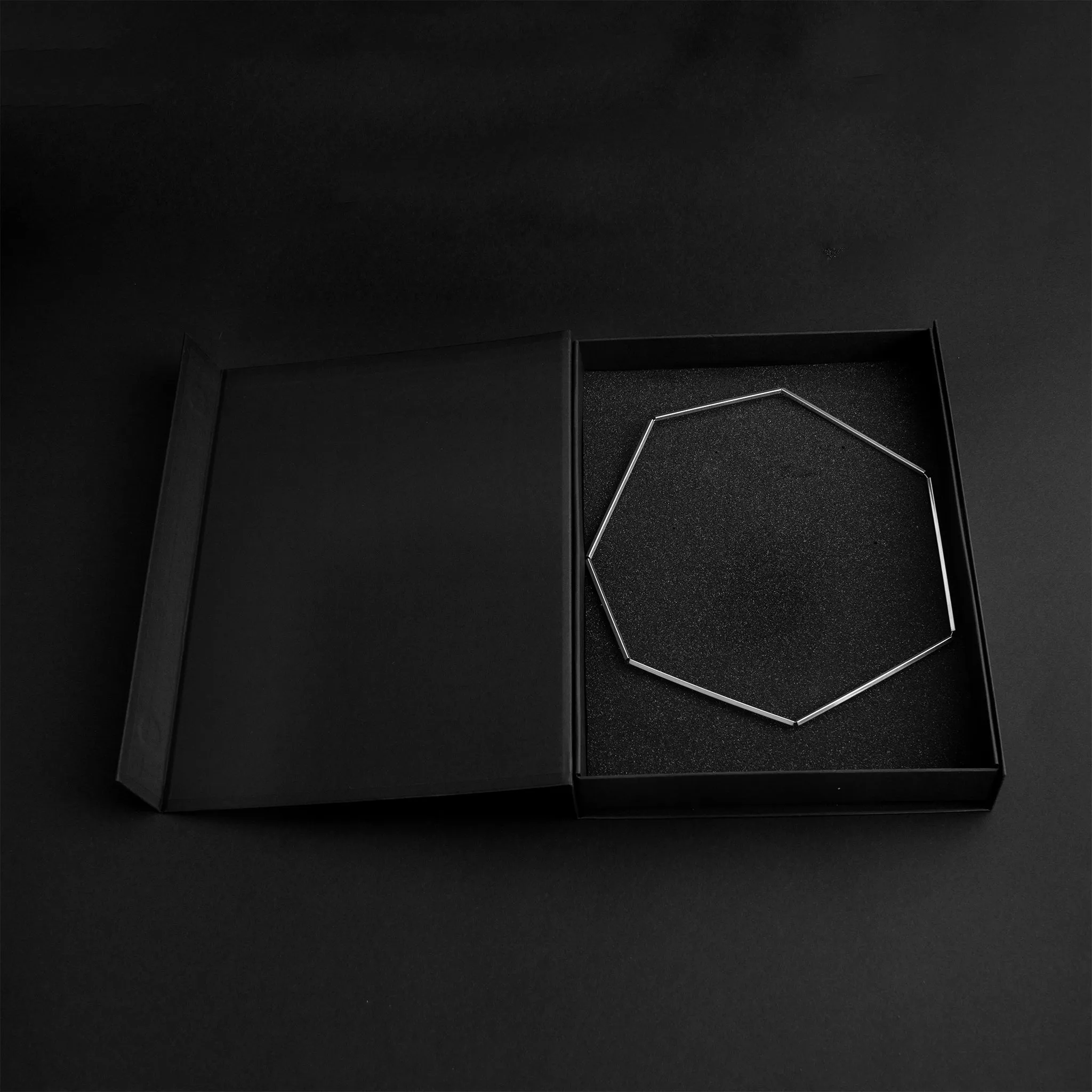 BLACK STAR Necklace – Geometric Futuristic Silver Necklace