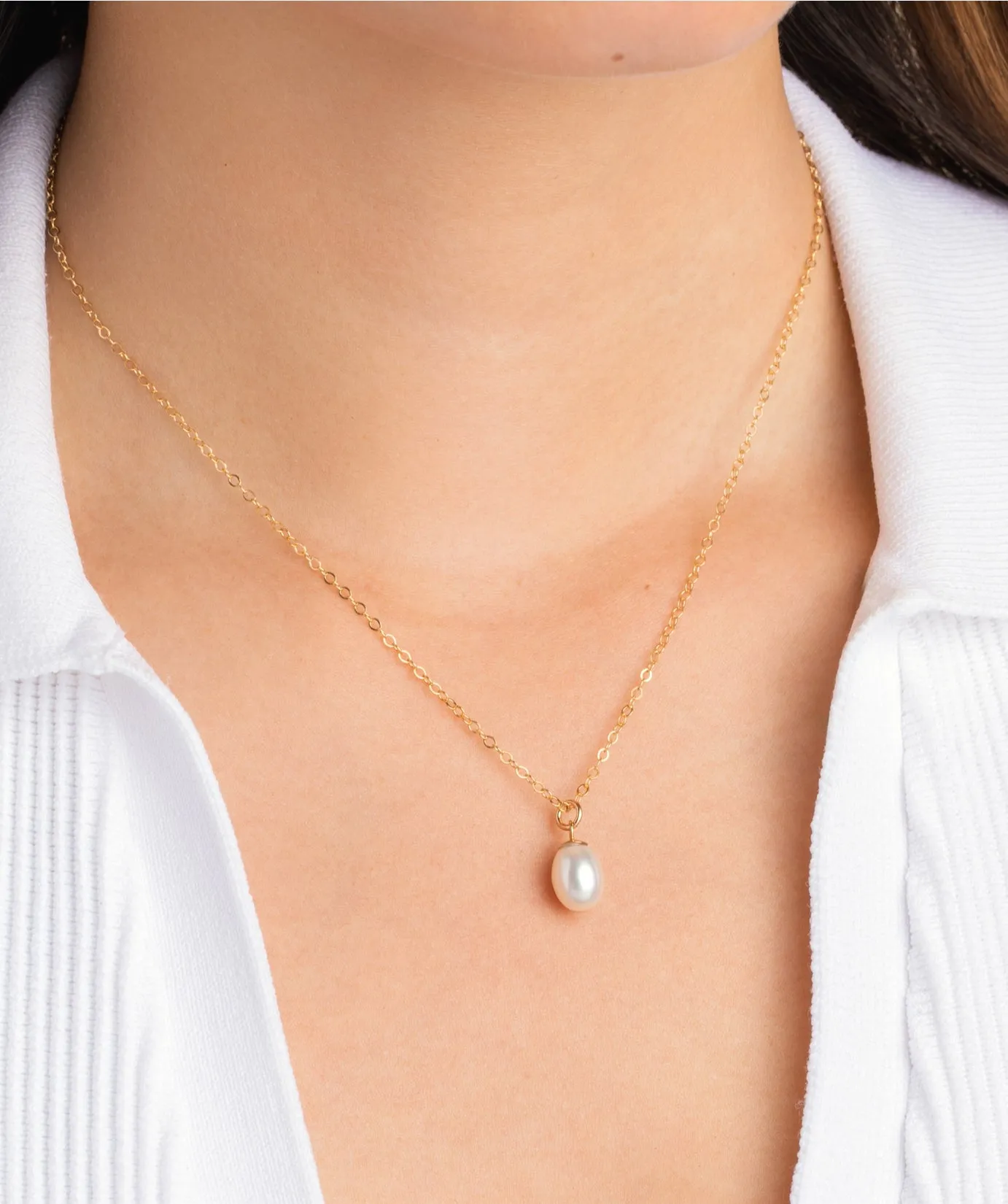 Dainty Teardrop Pearl Necklace