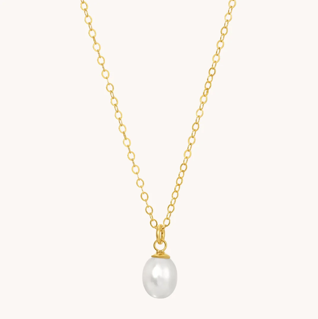 Dainty Teardrop Pearl Necklace