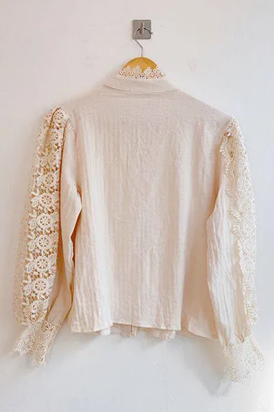 Elegant Patchwork Lace Hollowed Out Buckle Mandarin Collar Tops(3 Colors)