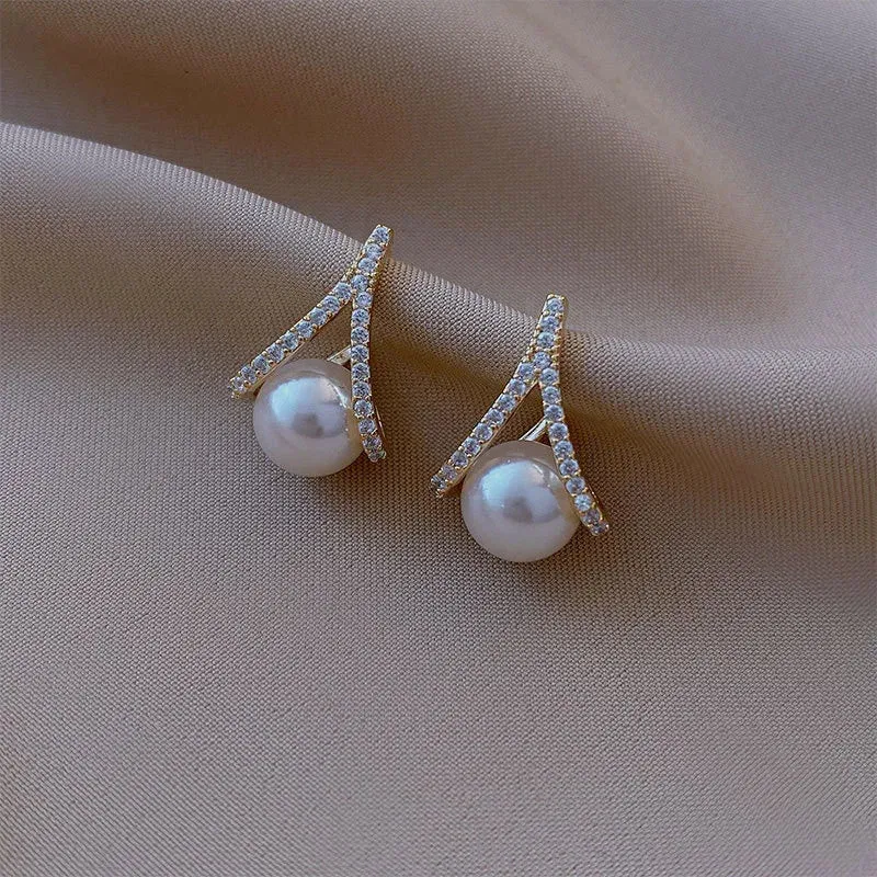 Elegant Pearl Pendant Earrings