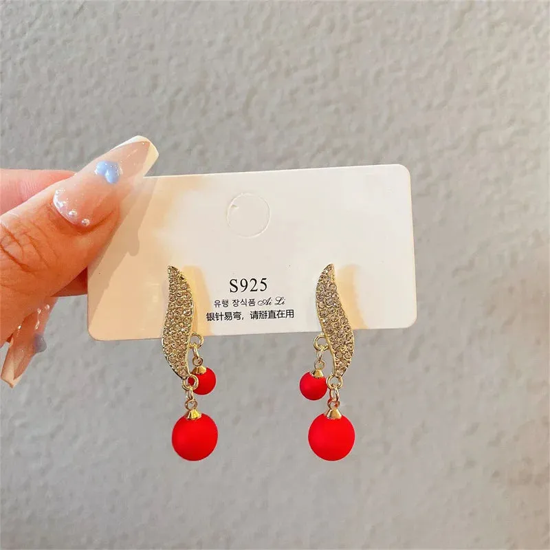 Elegant Pearl Pendant Earrings