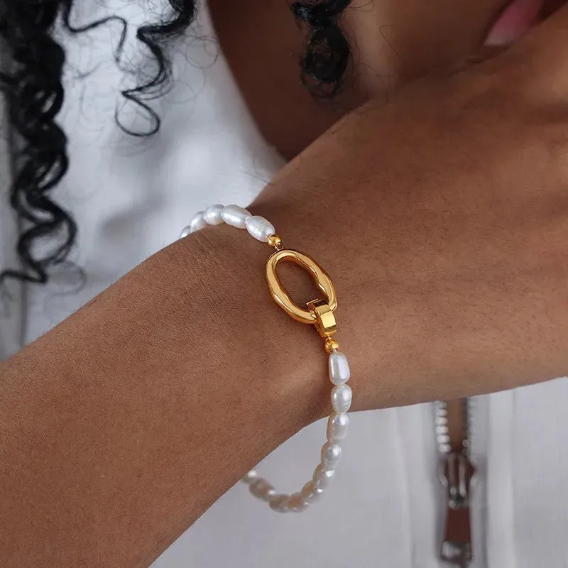 Freshwater Pearl Necklace & Bracelet