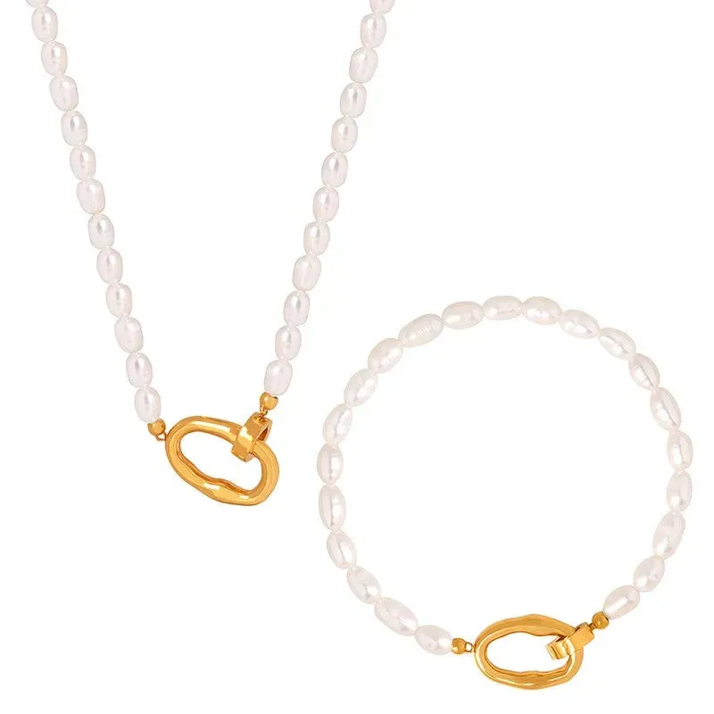Freshwater Pearl Necklace & Bracelet