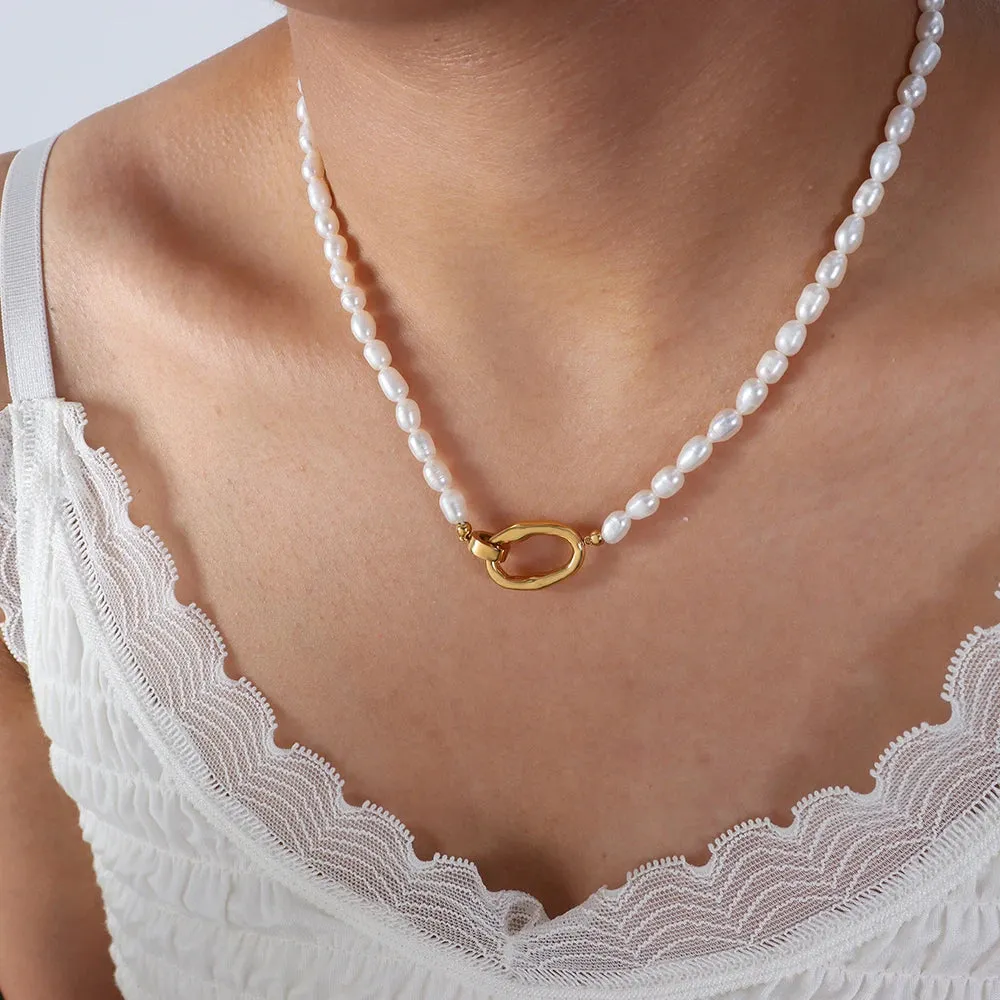 Freshwater Pearl Necklace & Bracelet