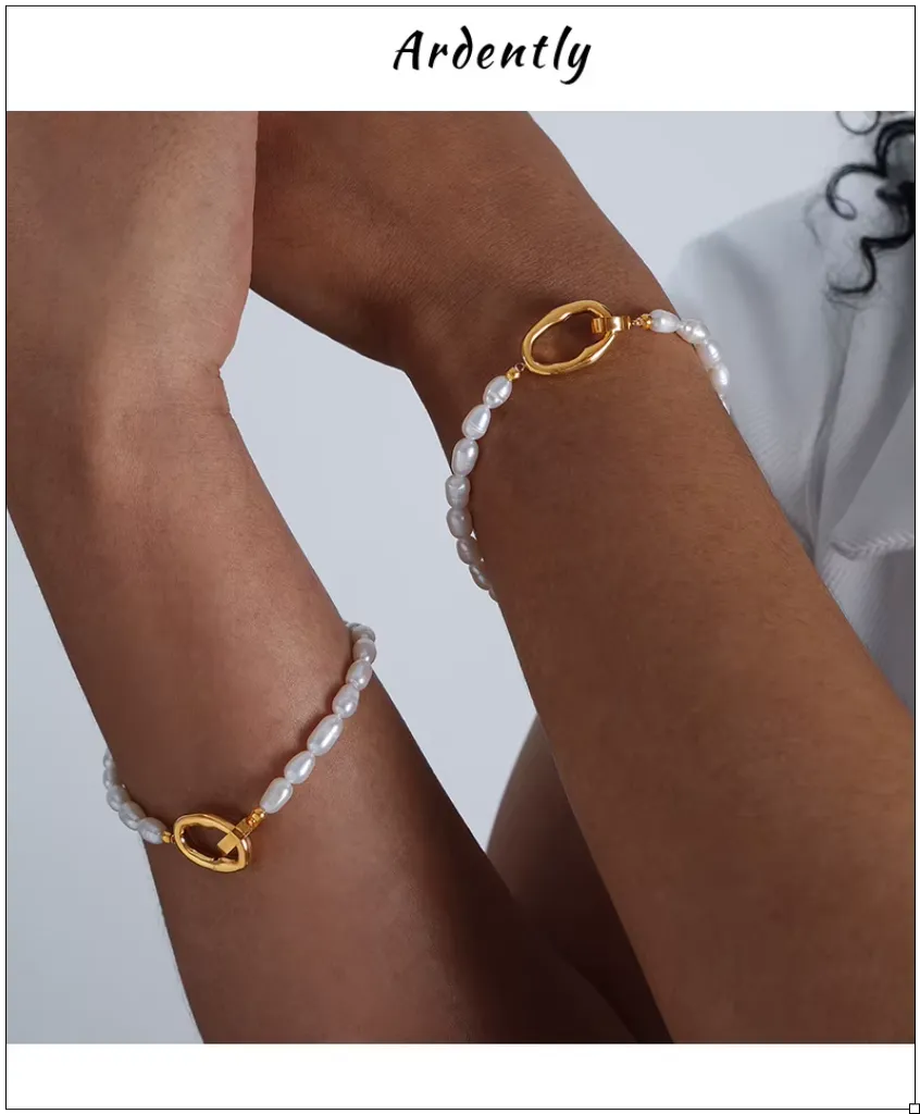 Freshwater Pearl Necklace & Bracelet