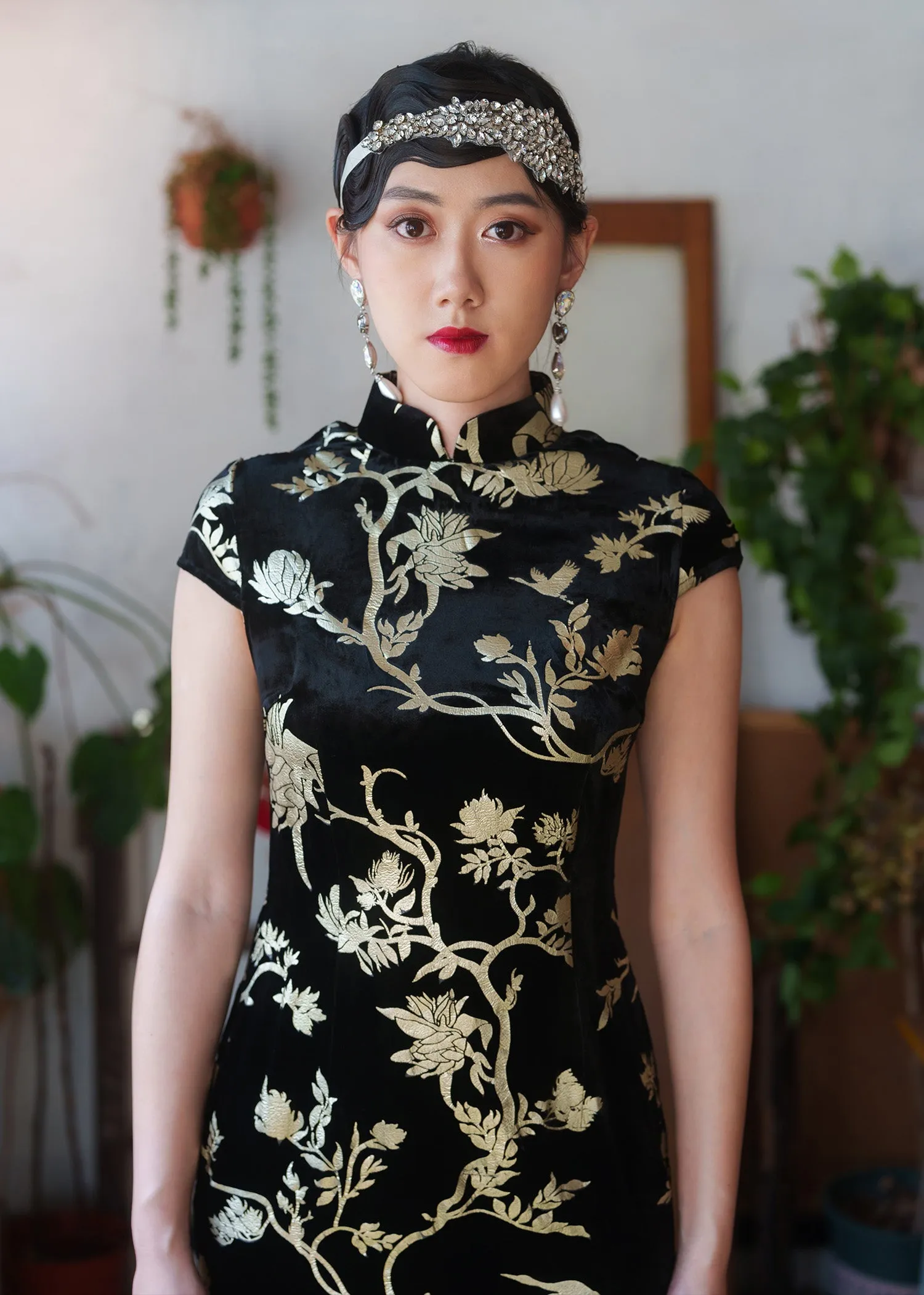 Gilded Dream Backless Qipao w Detachable Crystal (Black/ Gold)