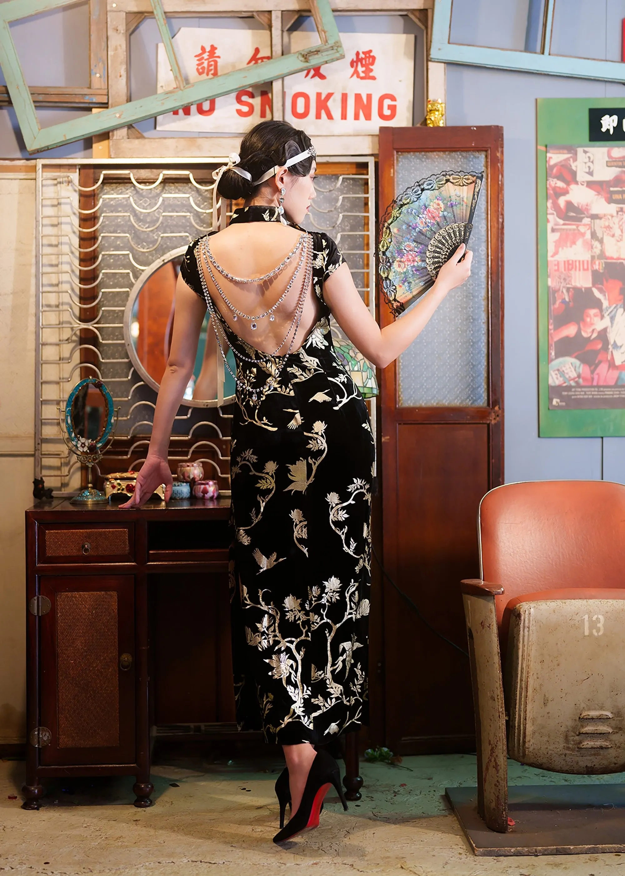 Gilded Dream Backless Qipao w Detachable Crystal (Black/ Gold)