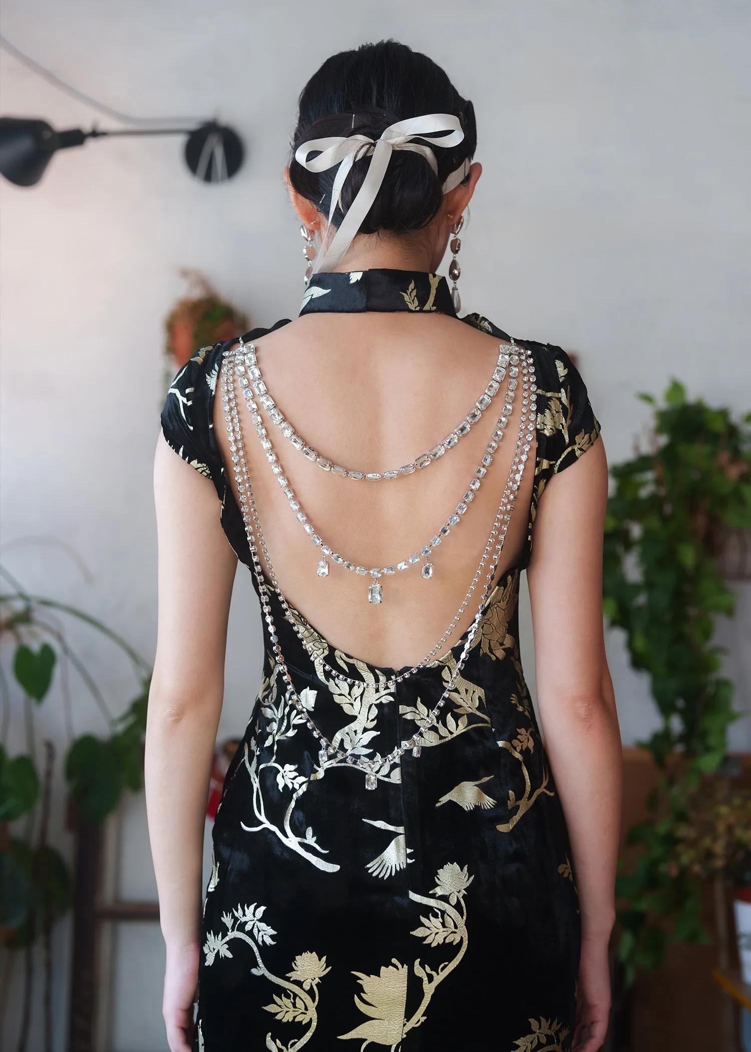 Gilded Dream Backless Qipao w Detachable Crystal (Black/ Gold)