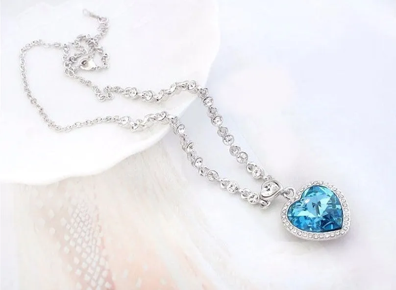 Glamorous Heart Shape Crystal Pendant Necklace – Maestro Hennessy ®