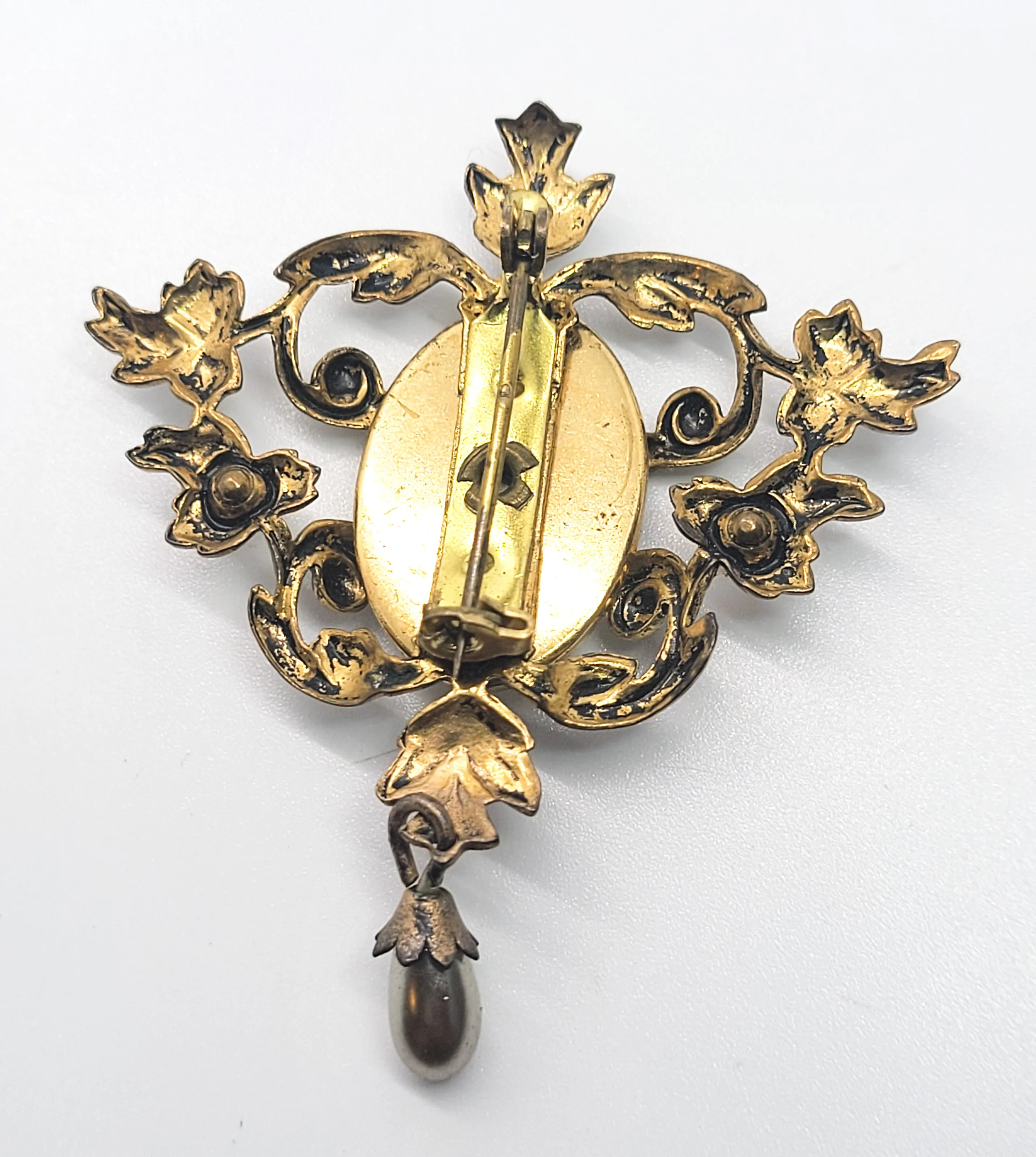 Guillouche pink rose flower white enamel Art Nouveau style faux pearl vintage brooch