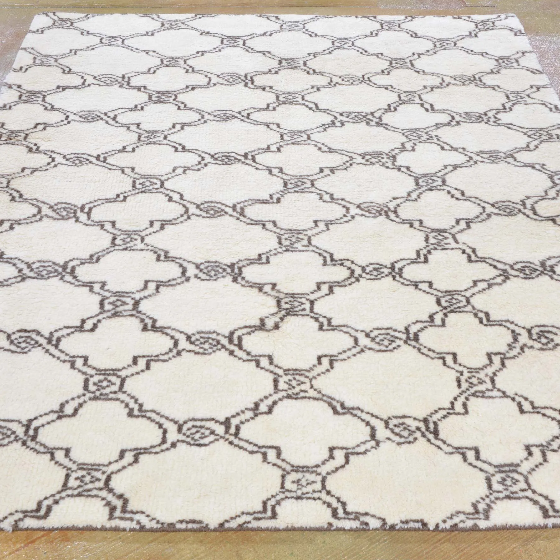 Hand-Knotted New Contemporary Design Wool Rug (Size 5.5 X 6.10) Brral-2319