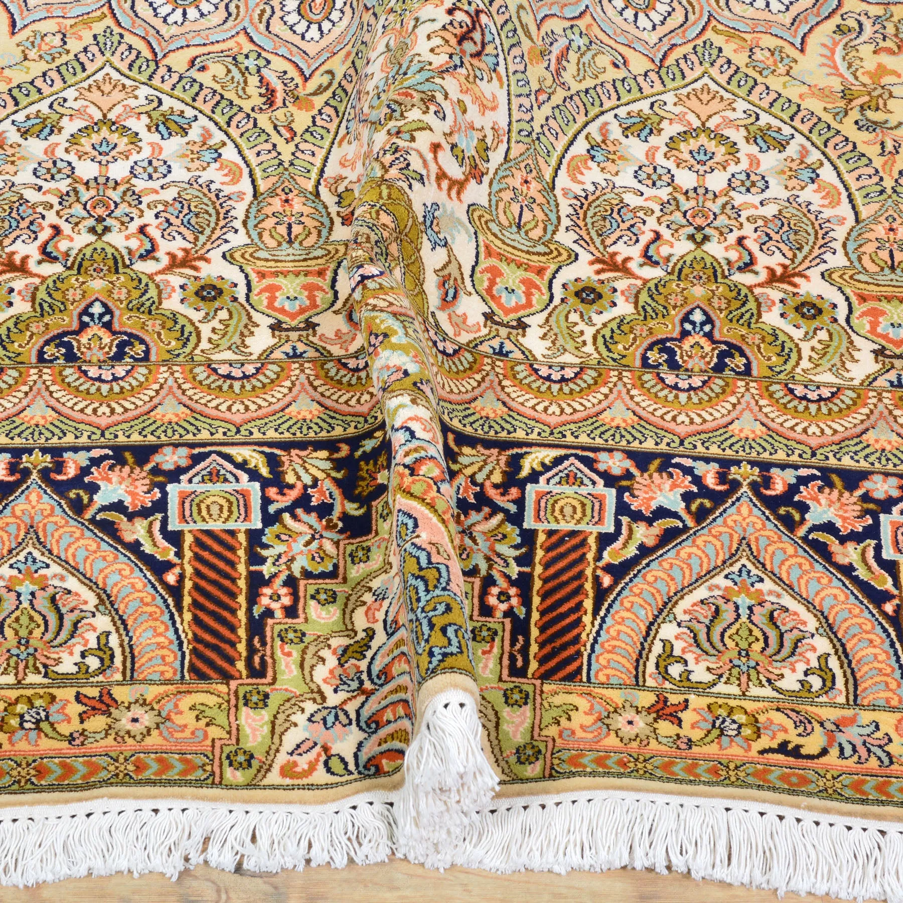 Hand-Knotted Traditional Design Kashmiri Silk Handmade Rug (Size 8.1 X 9.11) Cwral-9792