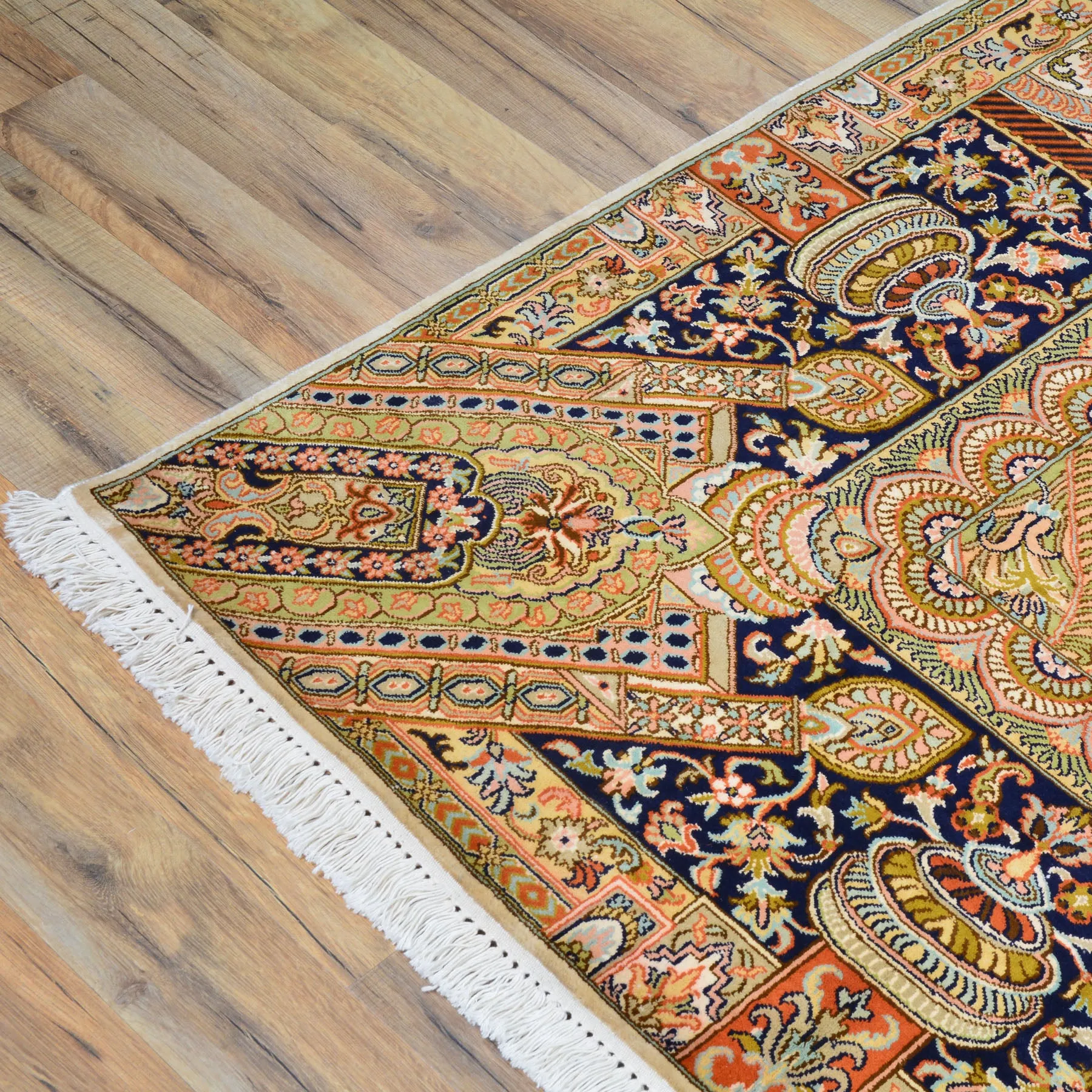 Hand-Knotted Traditional Design Kashmiri Silk Handmade Rug (Size 8.1 X 9.11) Cwral-9792