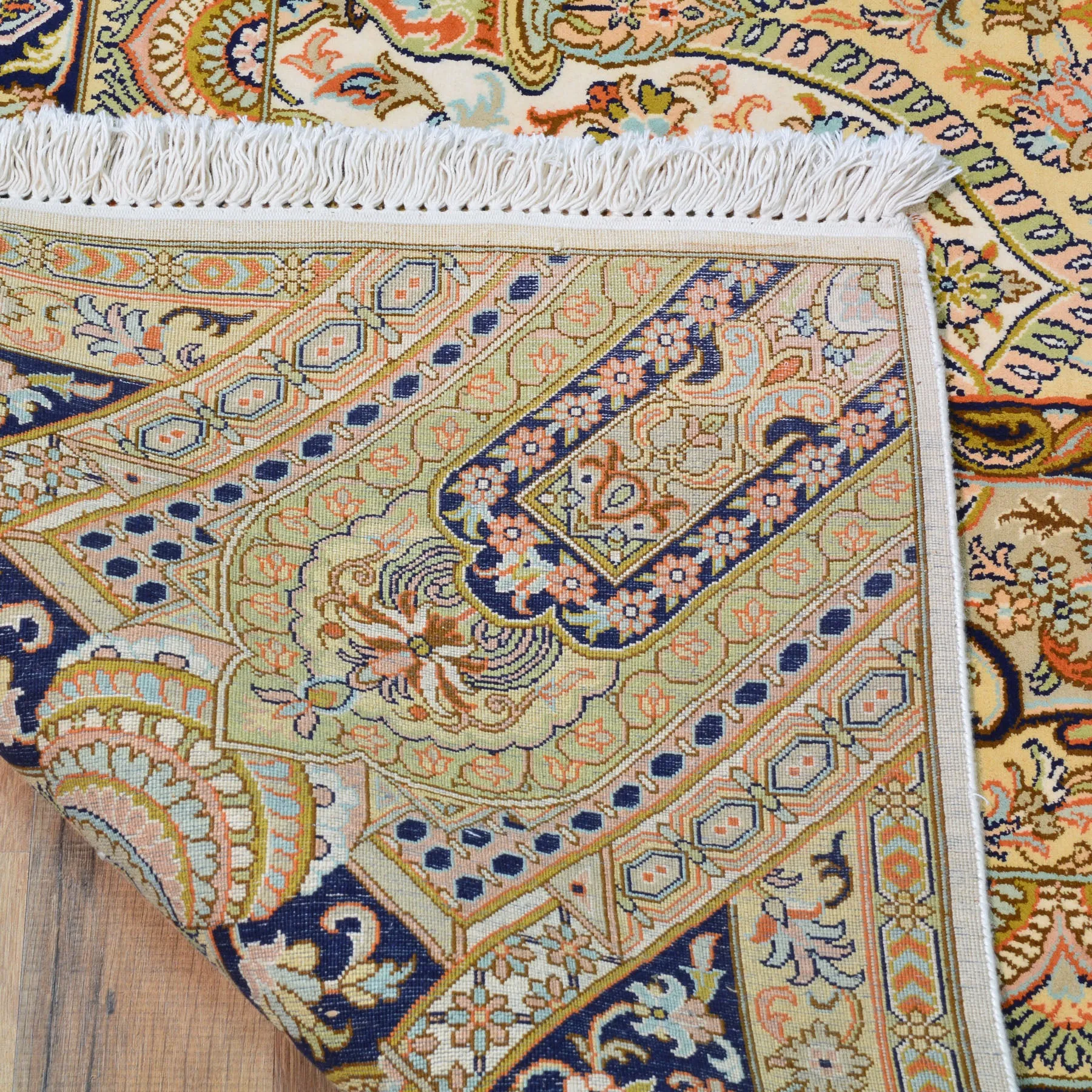 Hand-Knotted Traditional Design Kashmiri Silk Handmade Rug (Size 8.1 X 9.11) Cwral-9792
