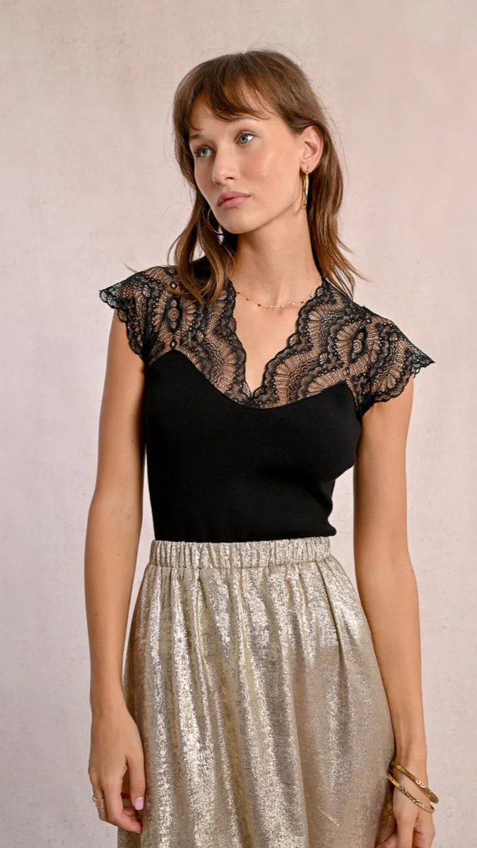 LACE SHOULDER TOP