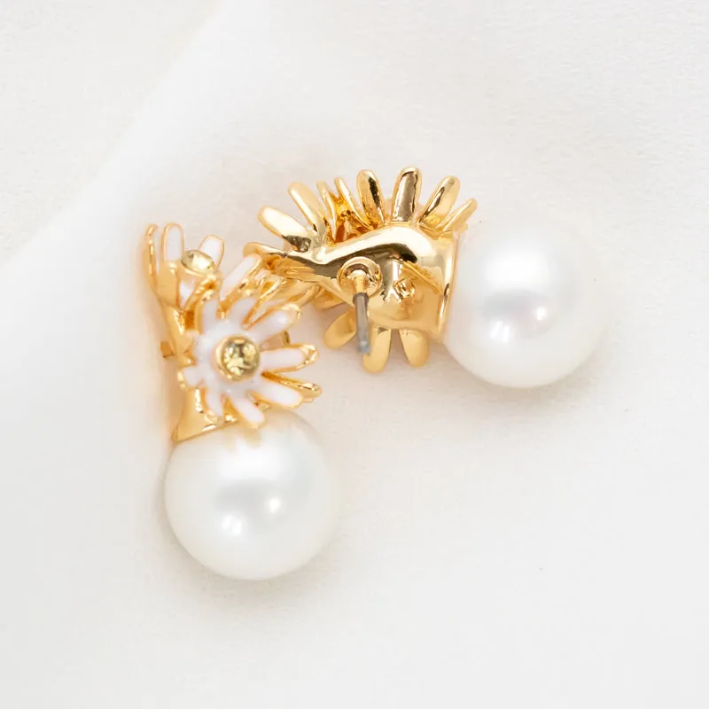Loves Me Loves Me Not Earrings