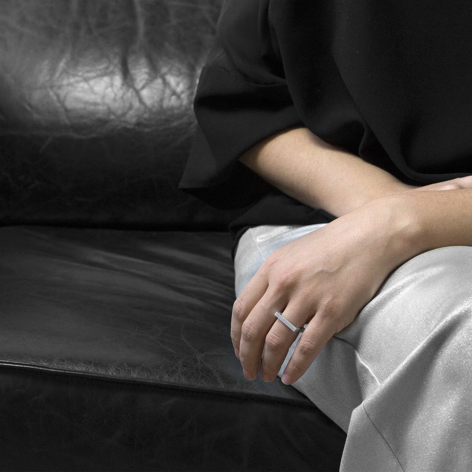 MINIMAL ALUMINUM RING | Sleek Geometric Square Ring