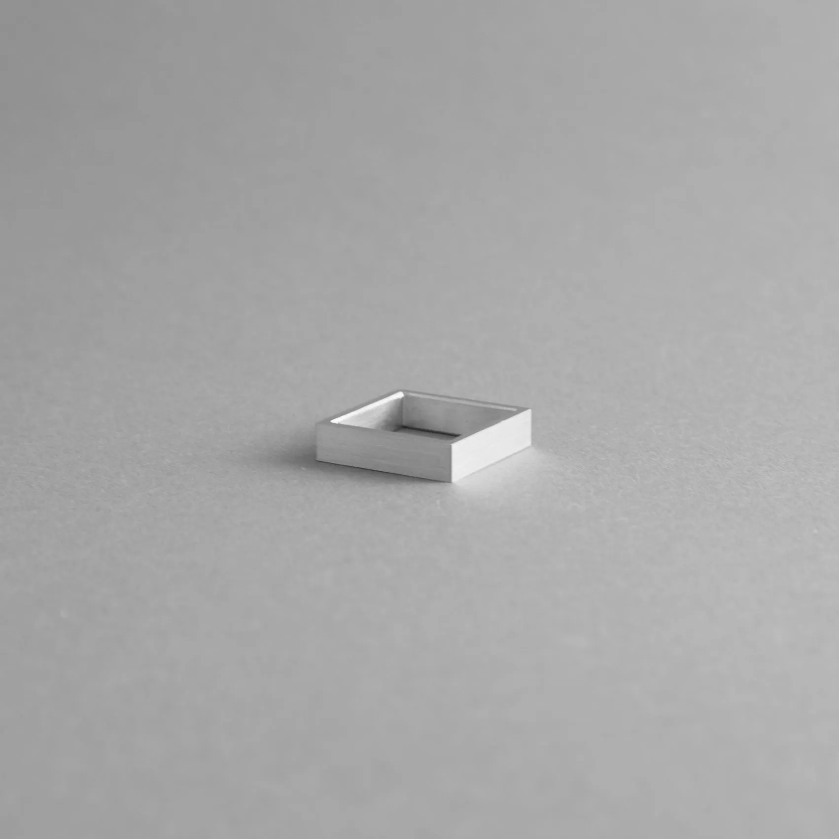 MINIMAL ALUMINUM RING | Sleek Geometric Square Ring