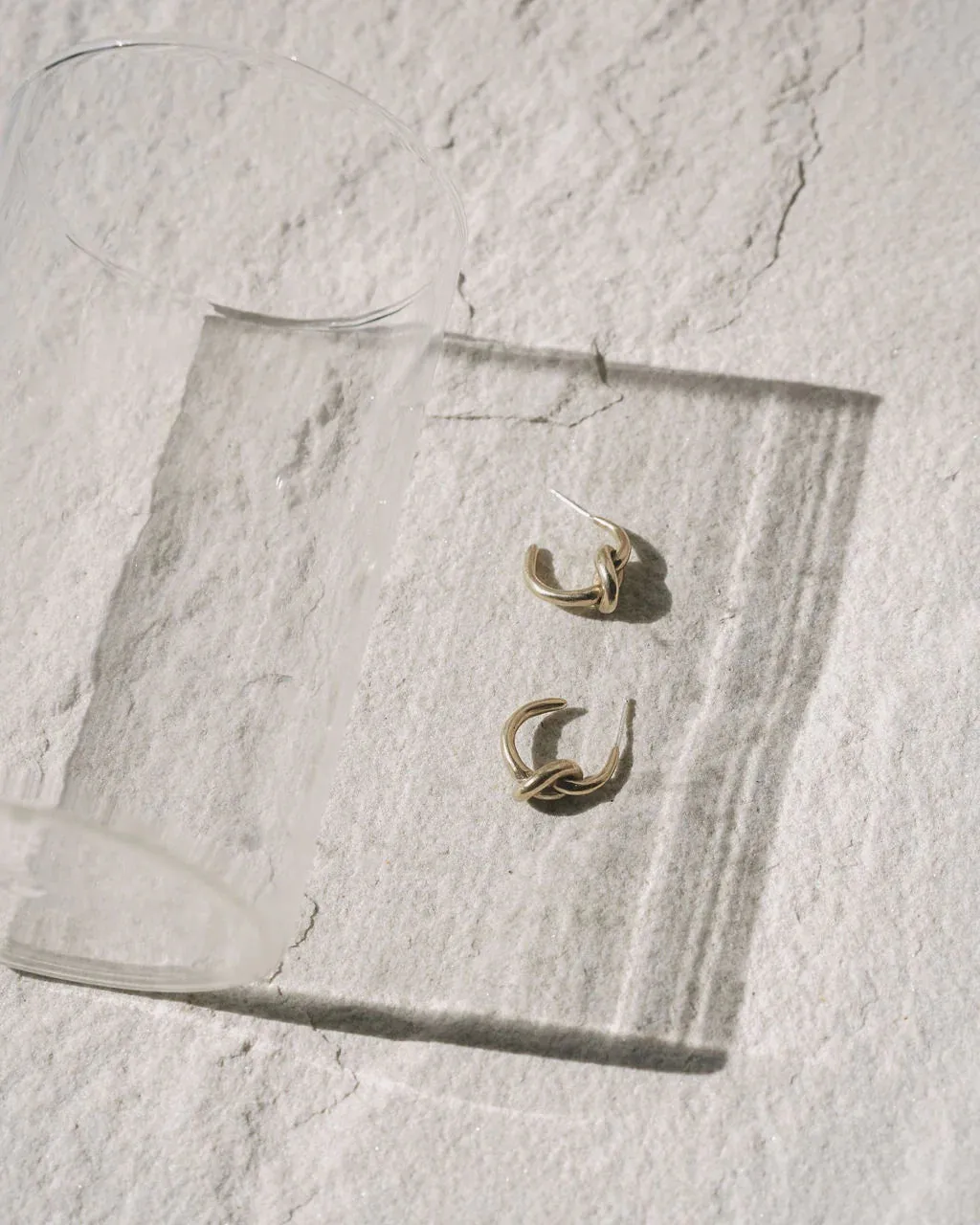 nodo hoop earrings