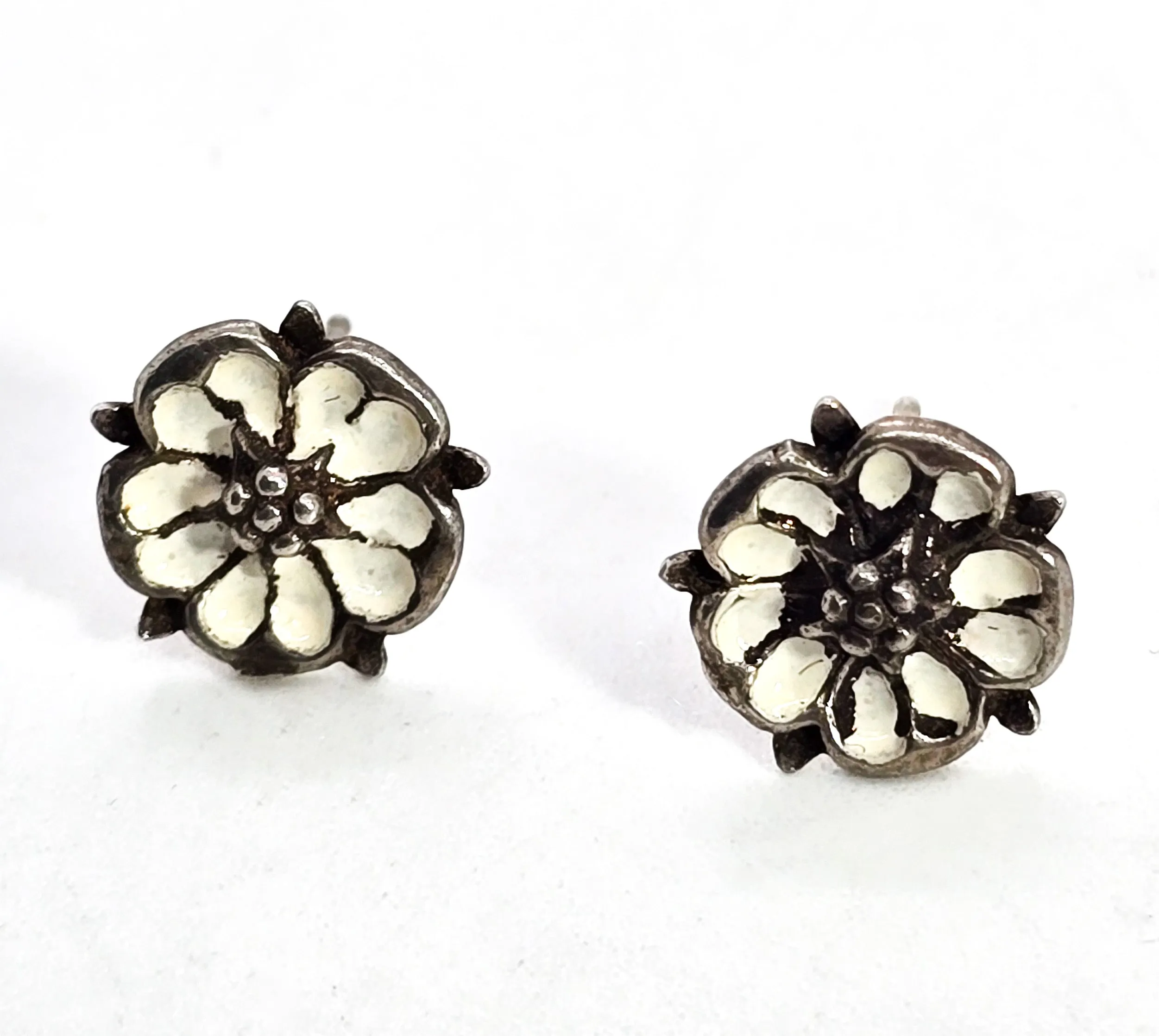 Retro Yorkshire rose white enamel flower vintage sterling silver stud earrings