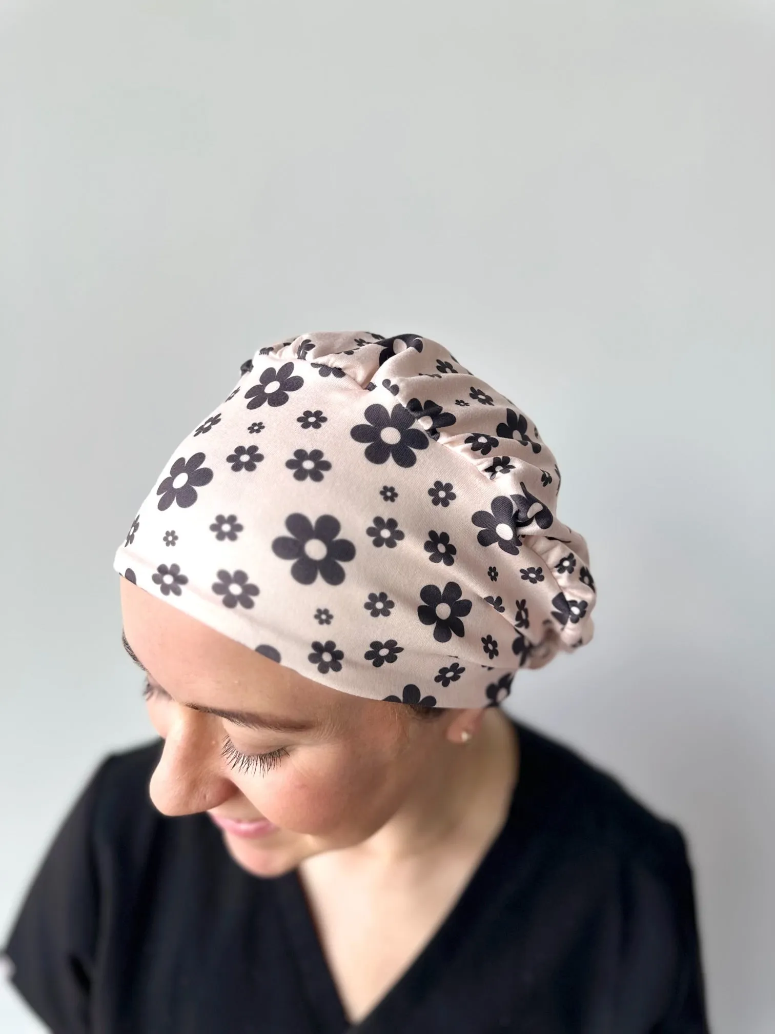 Scrub Hat - Vintage Daises