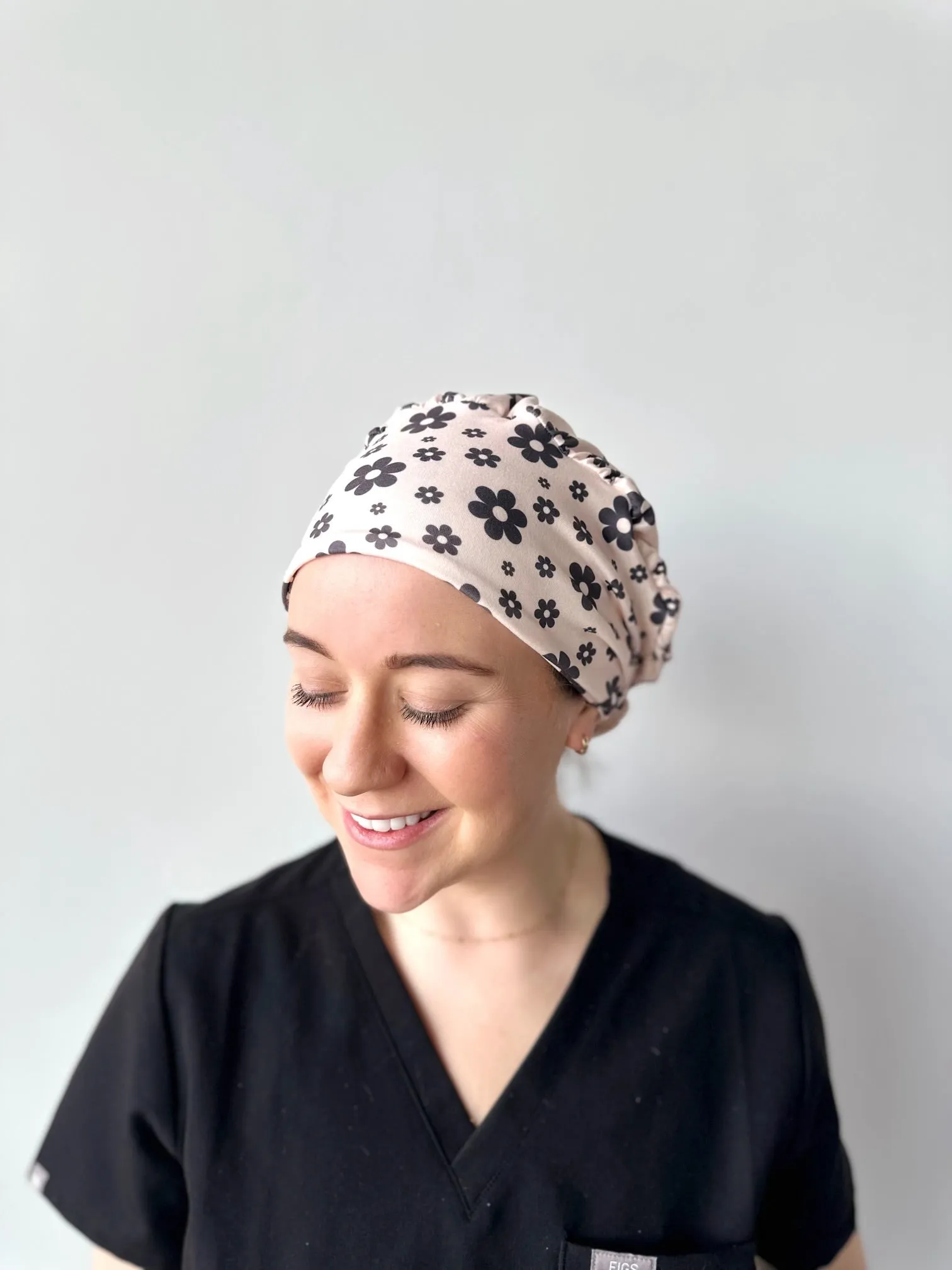 Scrub Hat - Vintage Daises