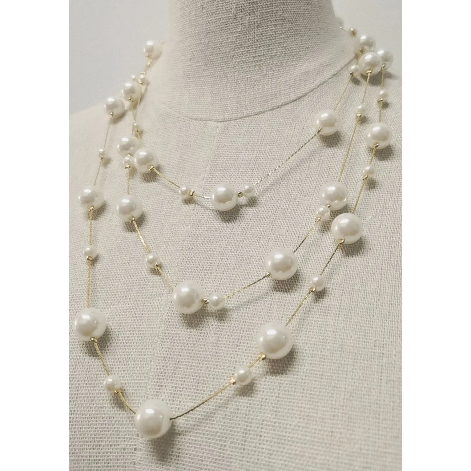 Shining satellite pearl necklace