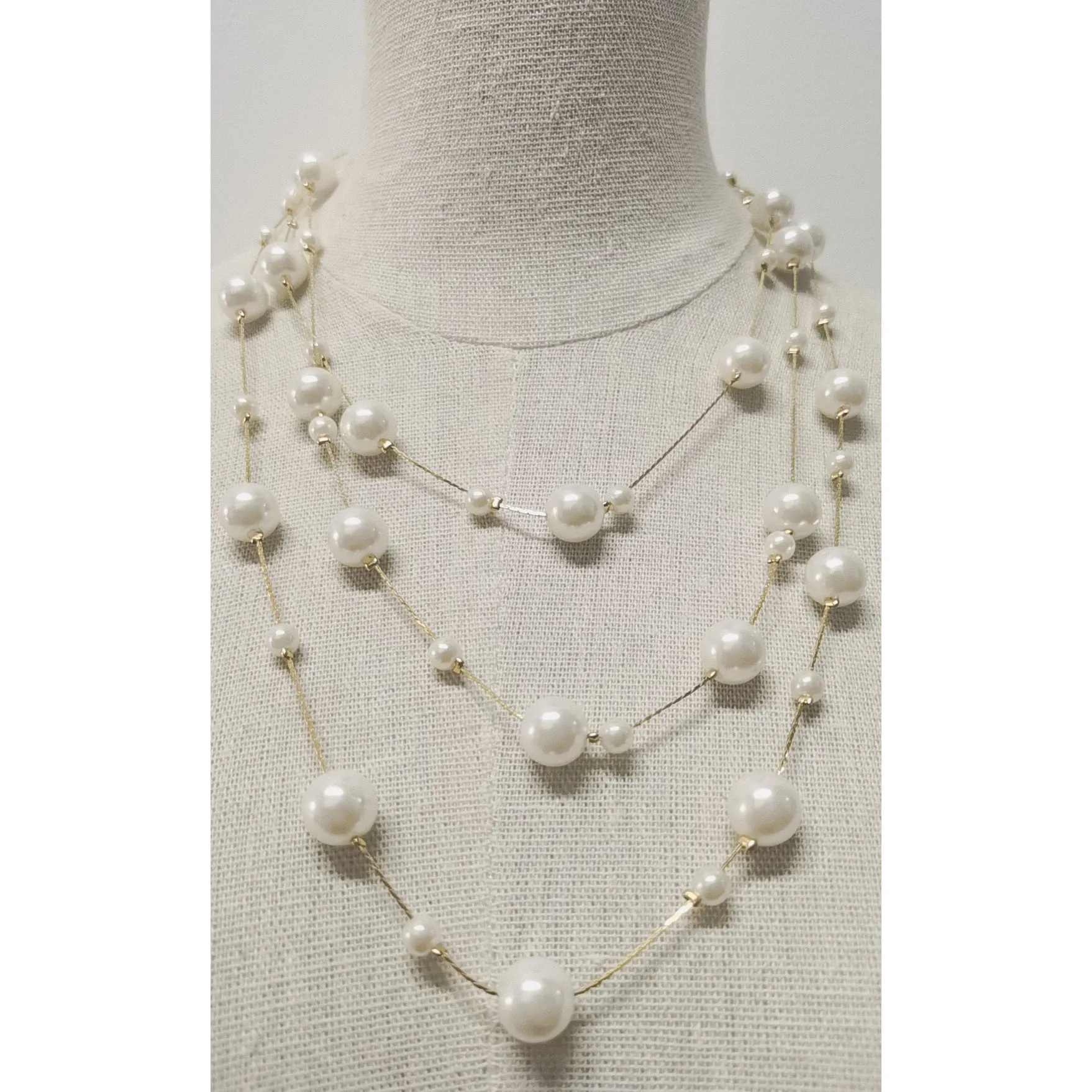 Shining satellite pearl necklace