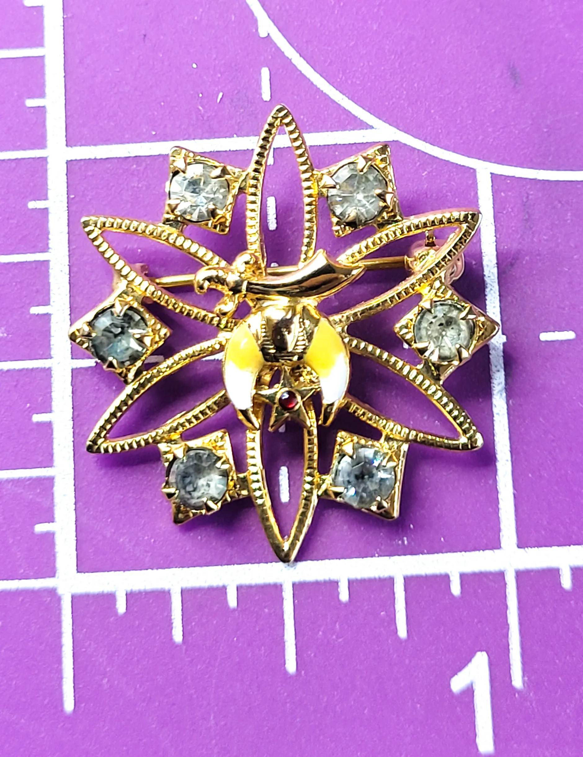 Shriners  rhinestone yellow enamel gold toned vintage mid century brooch
