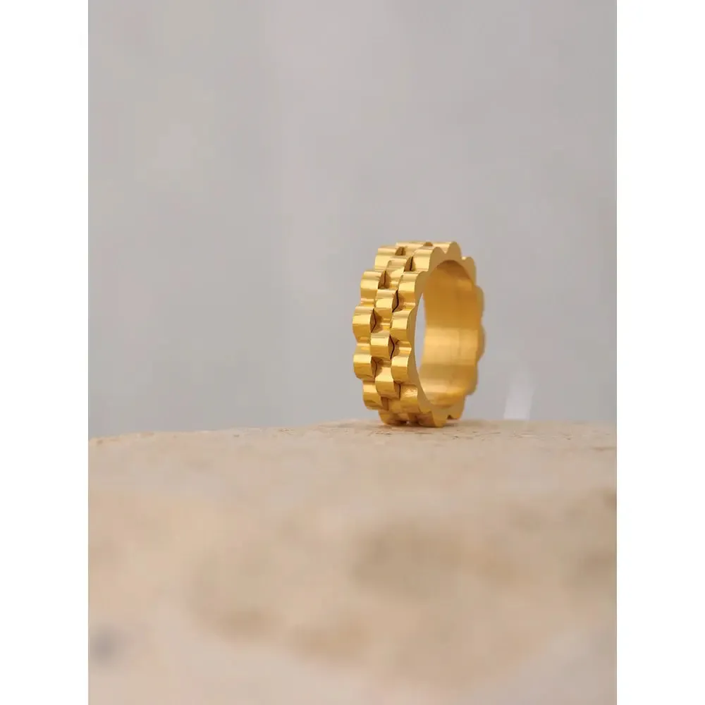 Simple Chic Ring
