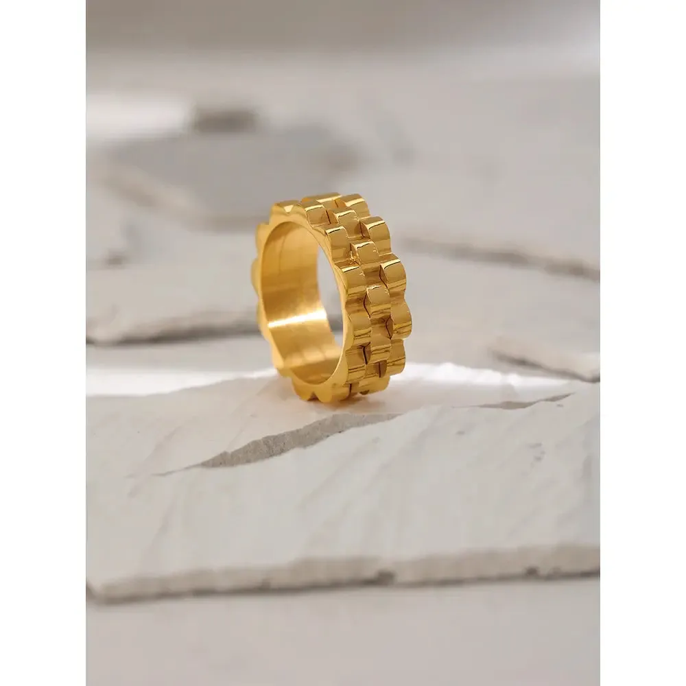 Simple Chic Ring