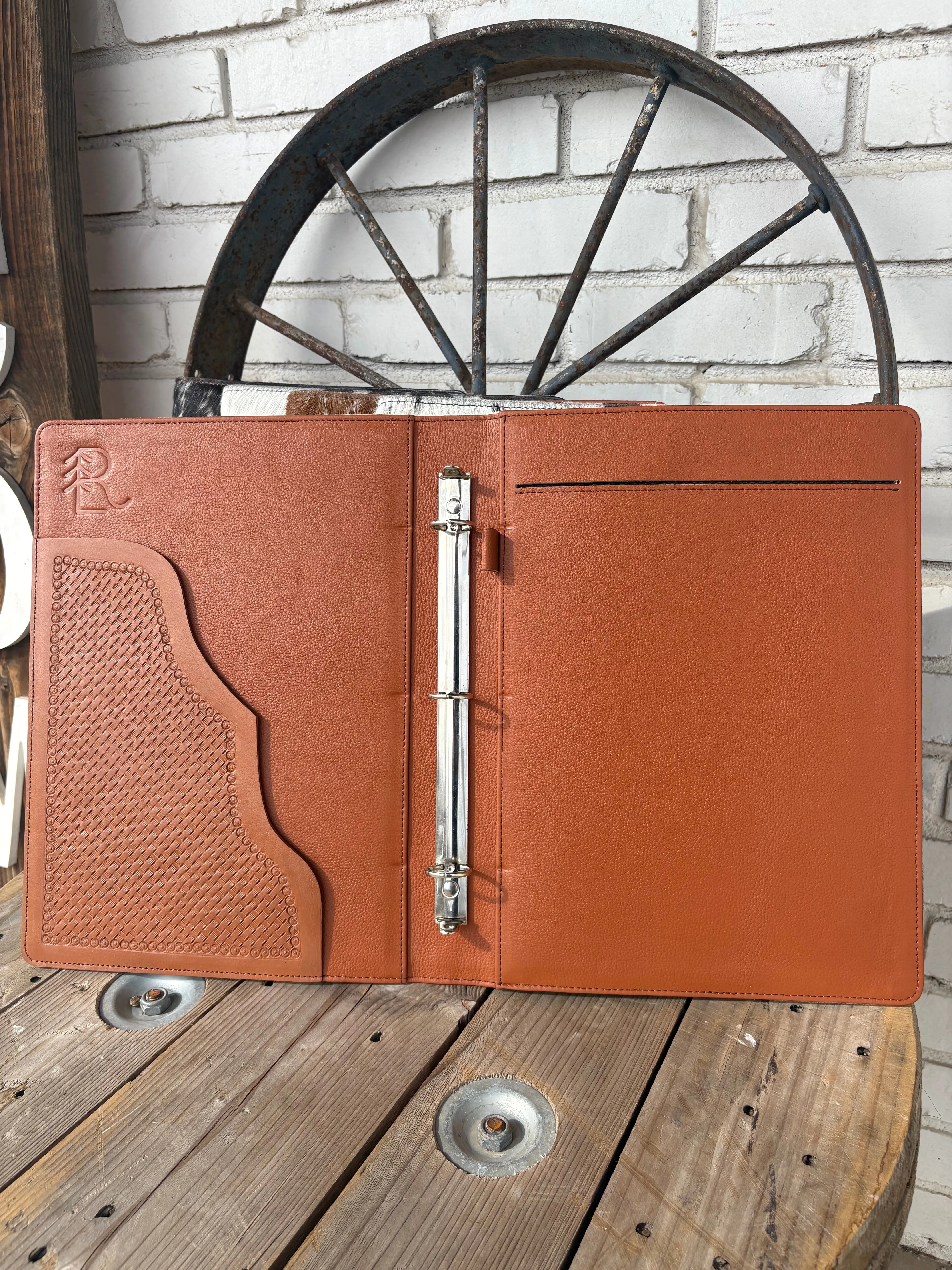 Simple Cowhide Binder - Tan Leather