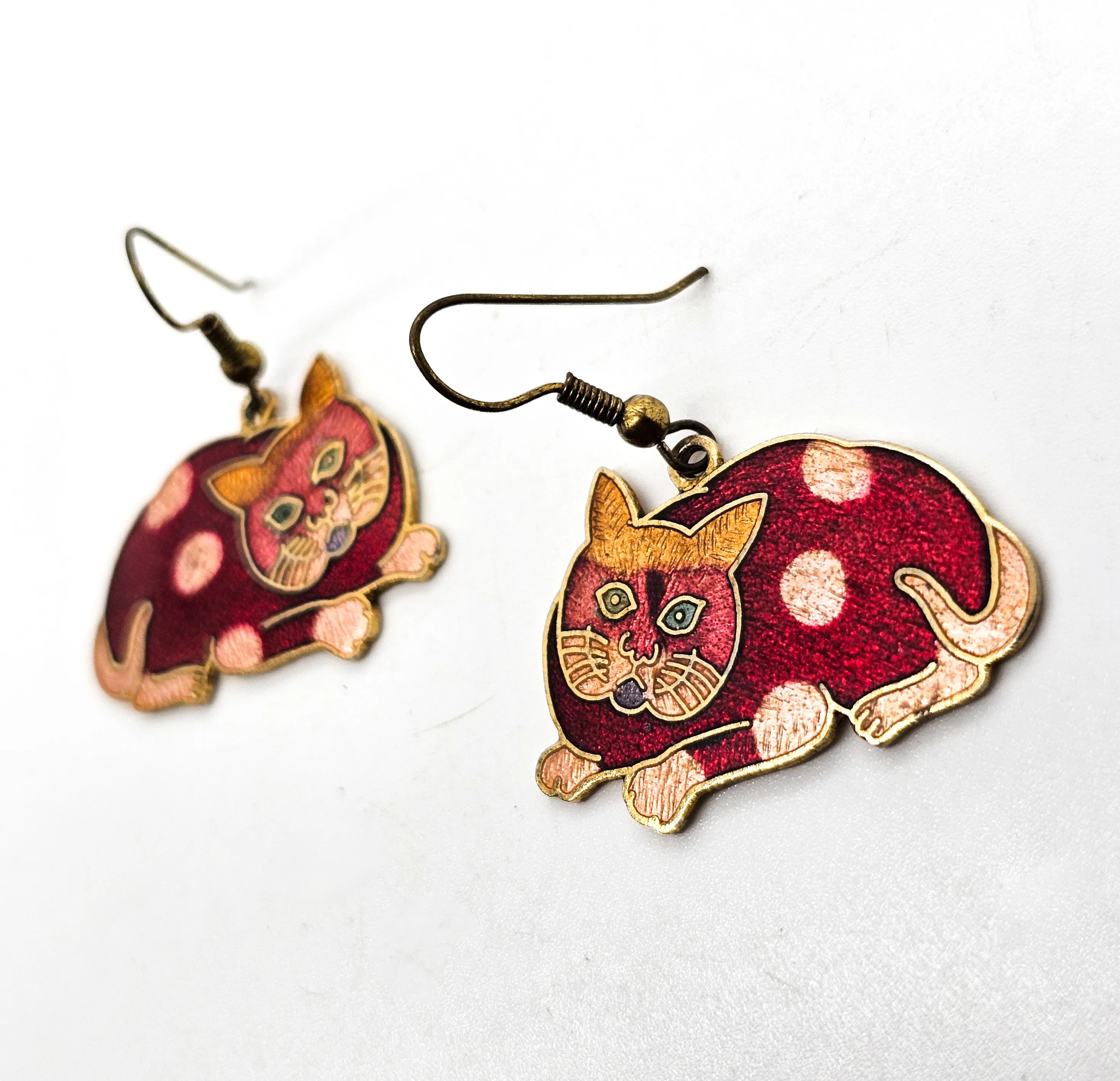 Sitting loaf kitty cat red and orange enamel drop vintage feline figural earrings