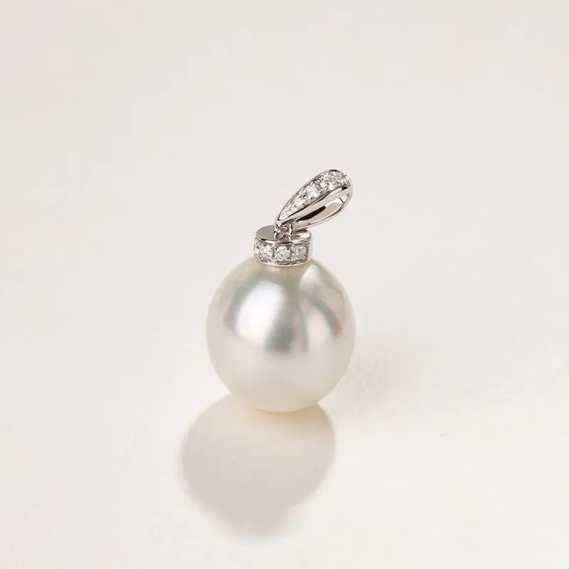 Teardrop South Sea Pearl 18k Gold Diamond Elegant Pendant Necklace