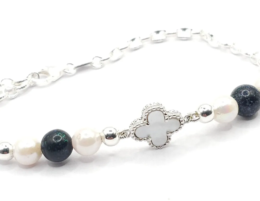 THE PEACEFUL & POSITIVE CLOVER MINIMALIST BRACELET