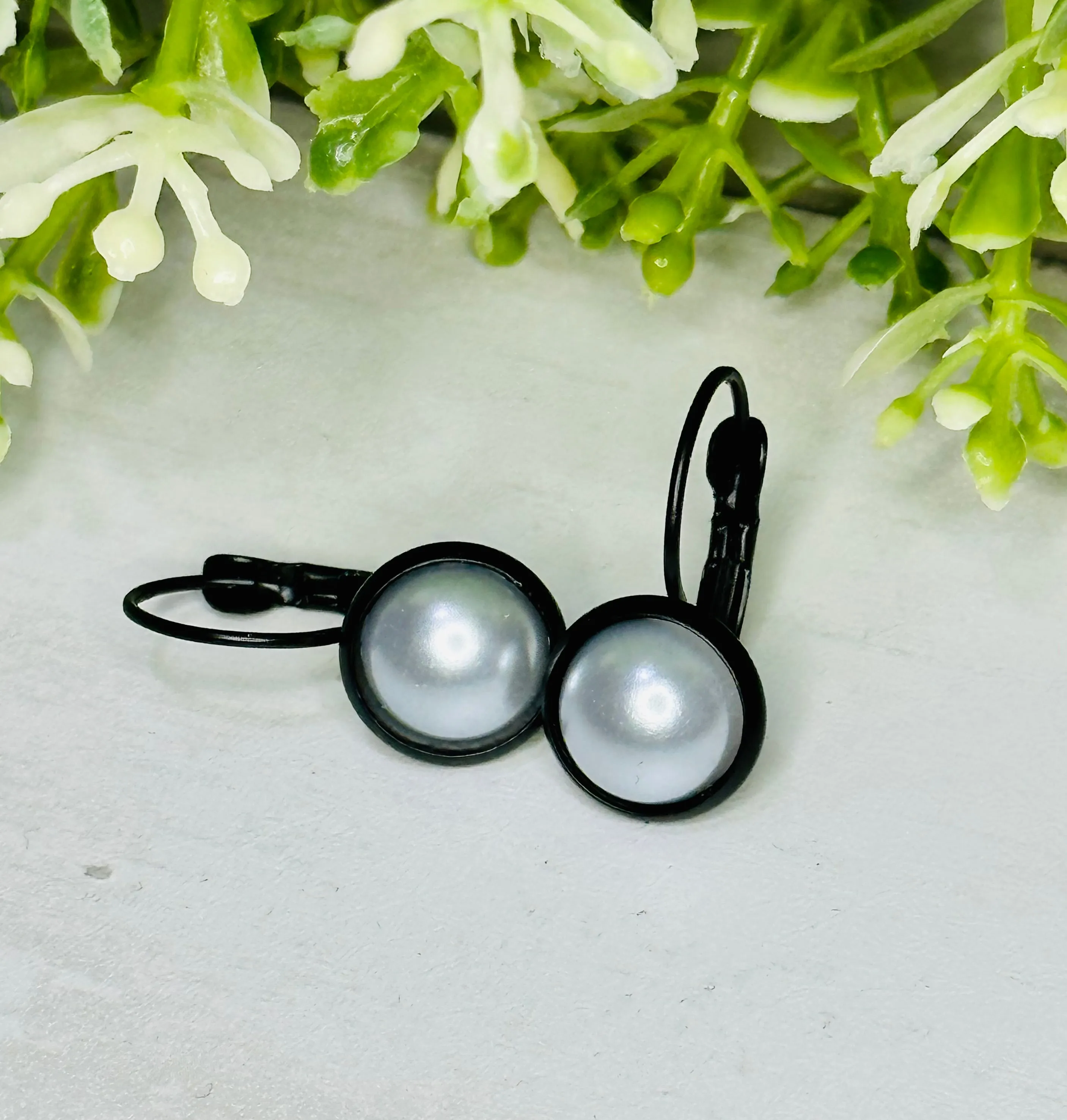 The Taylor Pearl - 10mm Leverback