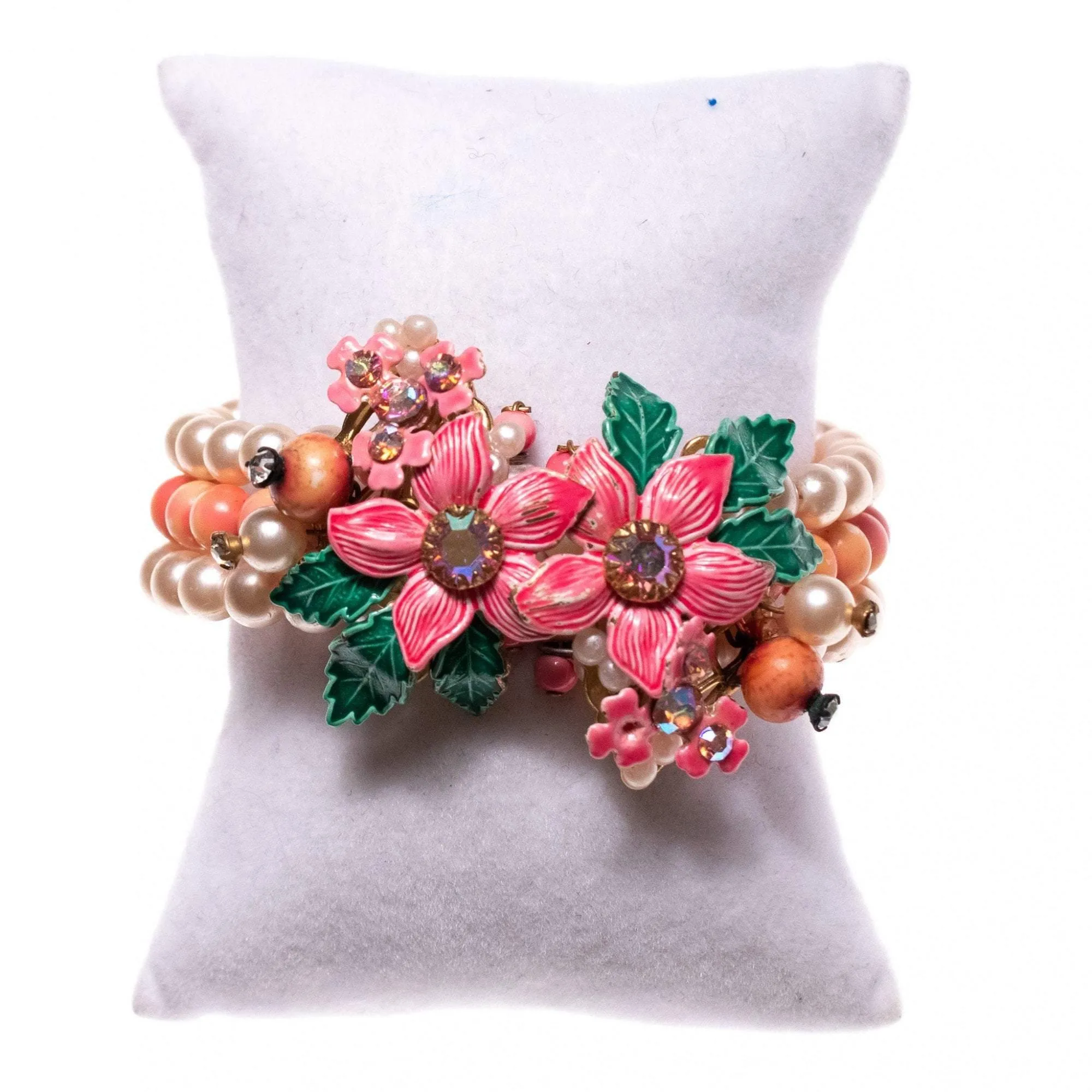 Vintage 1950s Pearl Bracelet with Artisan Floral Detailing
